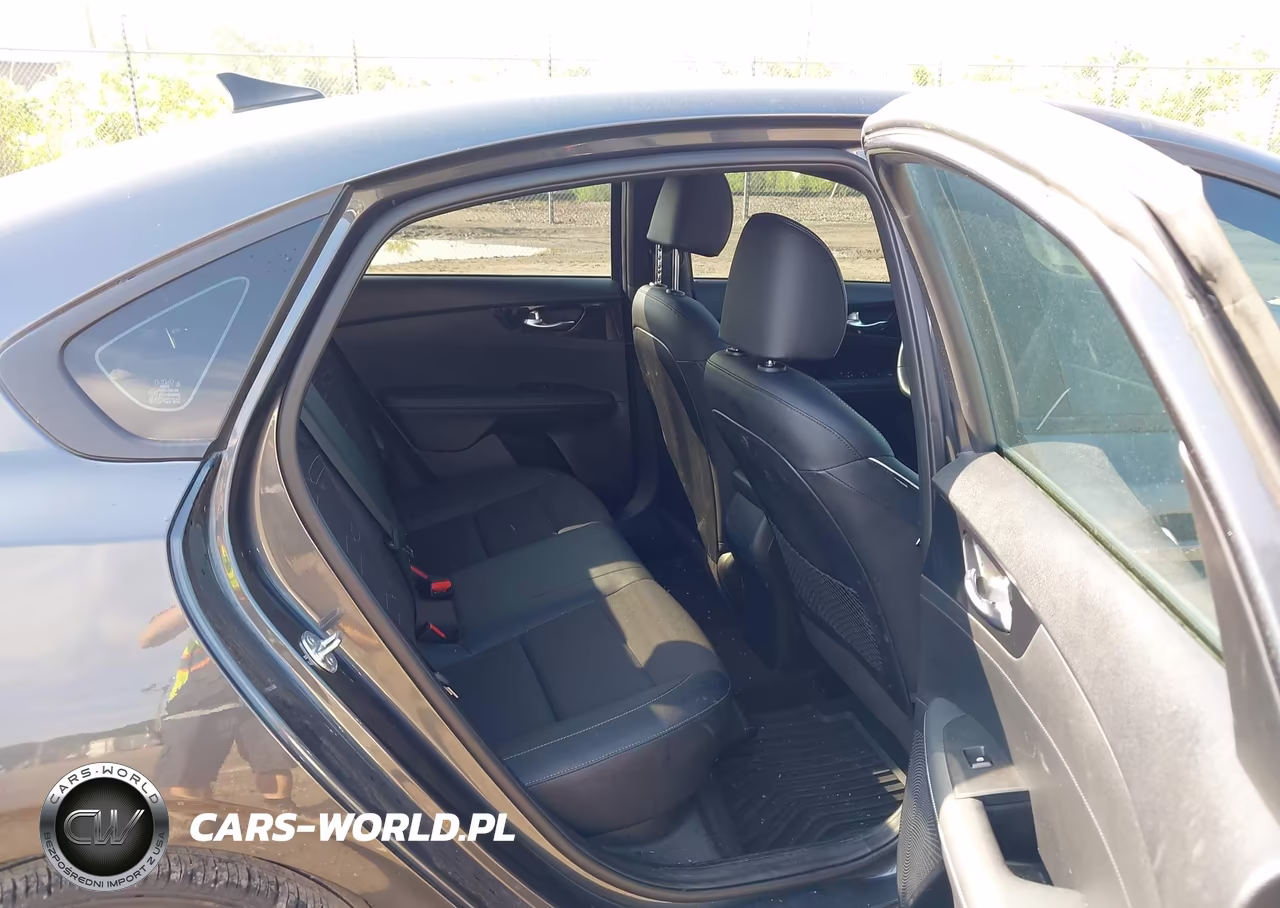 2024 Kia Forte Gt-Line VIN:3KPF54AD8RE811733 - 8