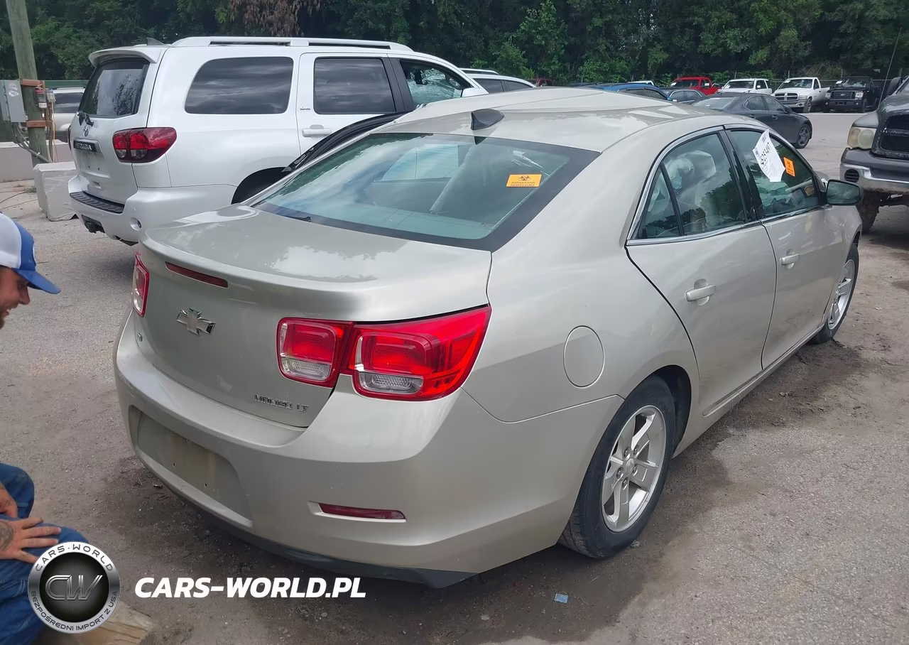 2015 Chevrolet Malibu Ls VIN:1G11B5SL7FF340554 - 4