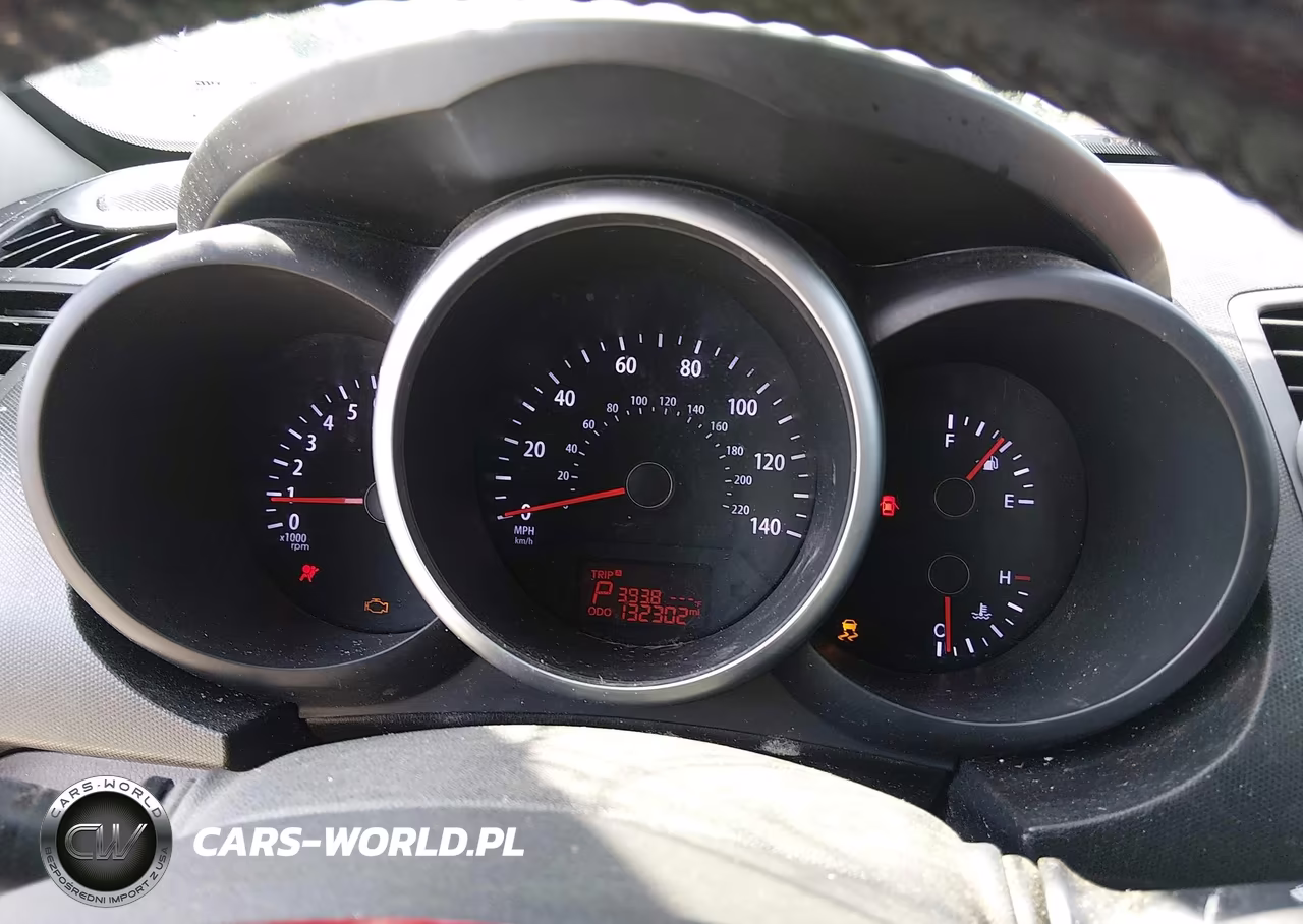 2012 Kia Soul + VIN:KNDJT2A63C7467483 - 7