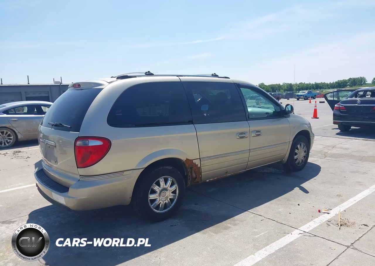 2005 Chrysler Town & Country Limited VIN:2C4GP64L85R151795 - 4