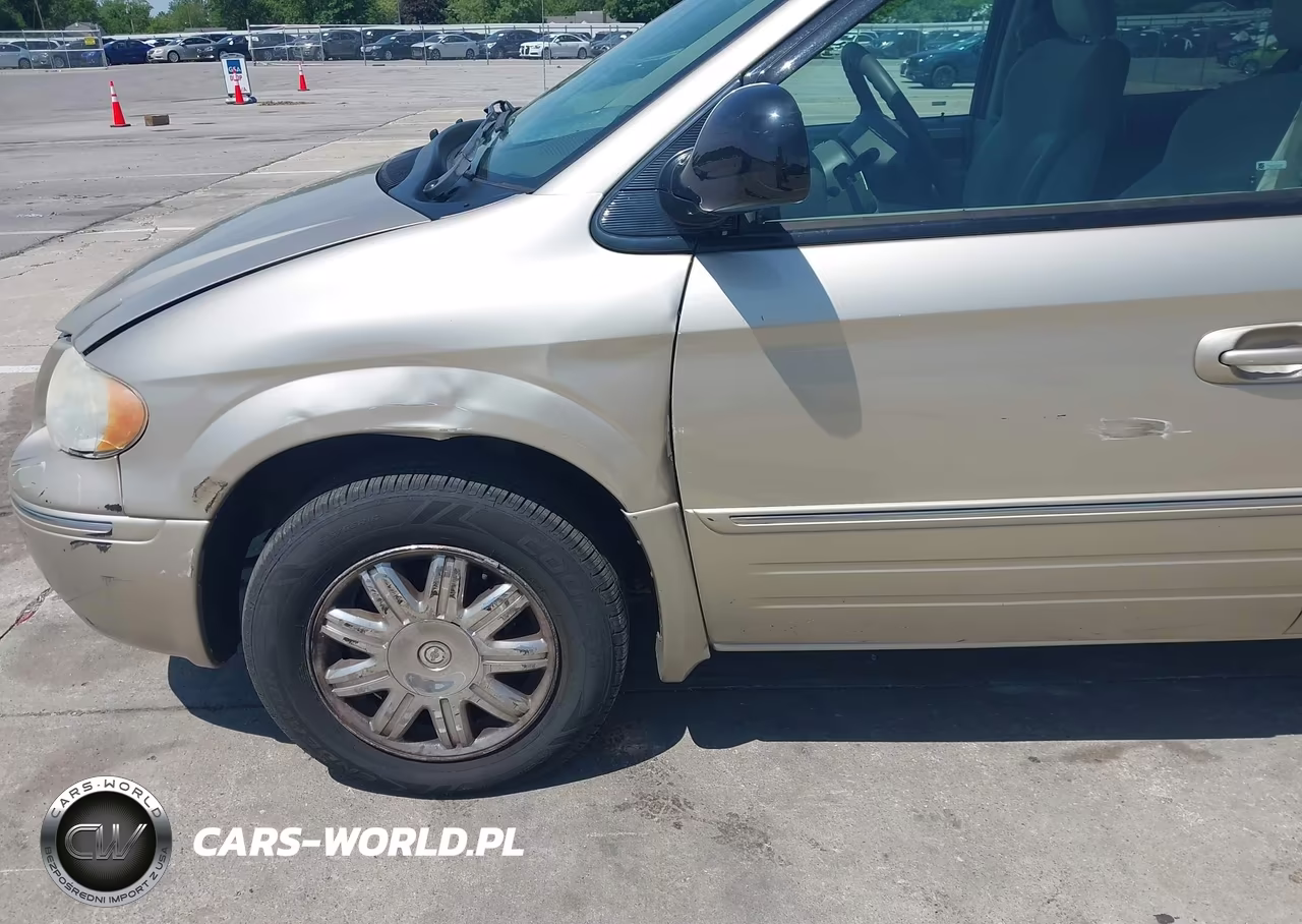 2005 Chrysler Town & Country Limited VIN:2C4GP64L85R151795 - 6
