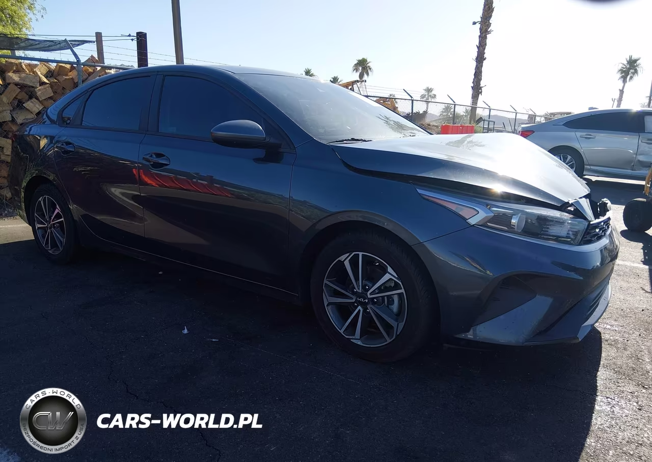2022 Kia Forte Lxs – zdjęcie 1 z 16