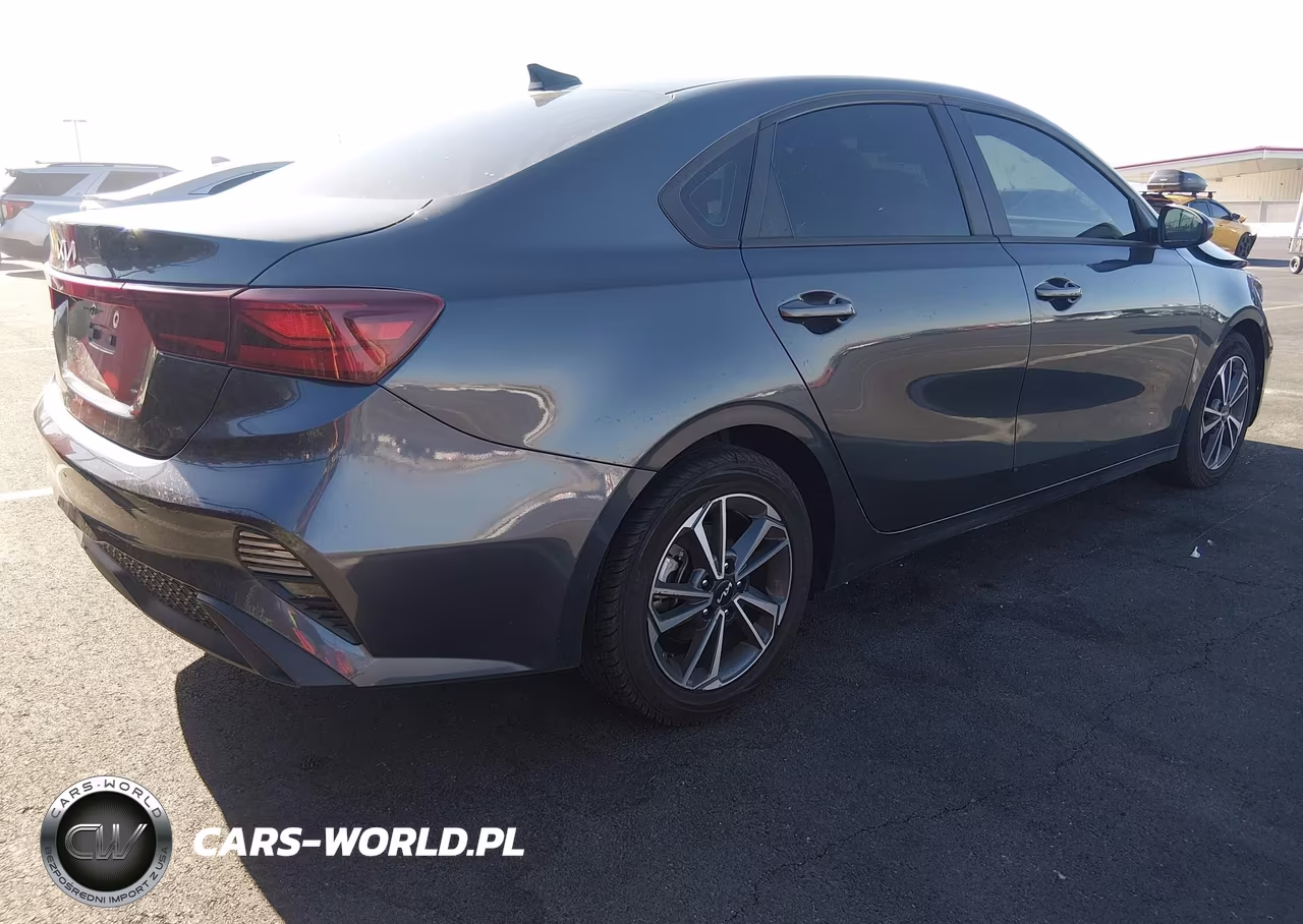 2022 Kia Forte Lxs VIN:3KPF24AD0NE427562 - 4