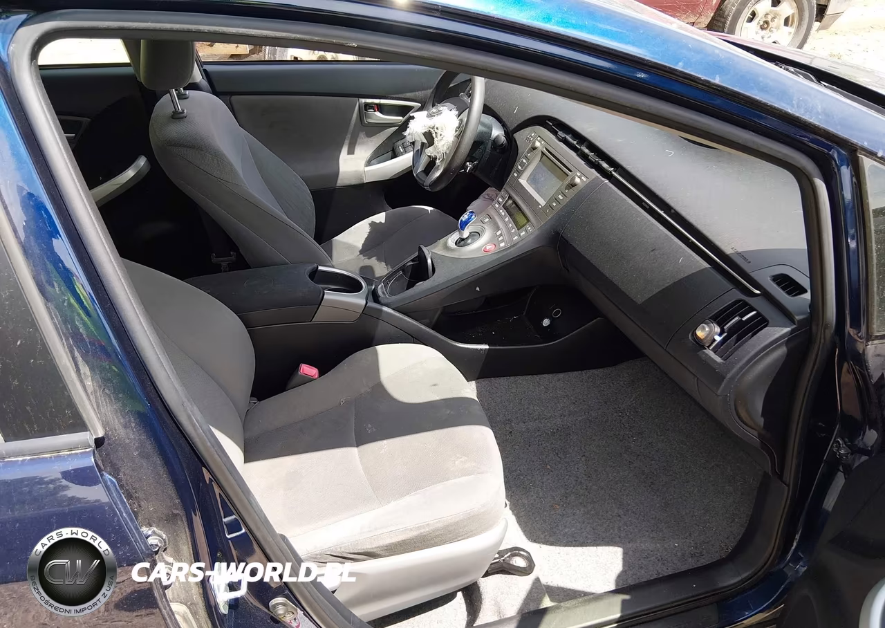 2012 Toyota Prius Two VIN:JTDKN3DU6C1591264 - 5