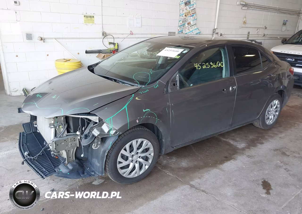 2018 Toyota Corolla Le VIN:5YFBURHE8JP820478 - 2