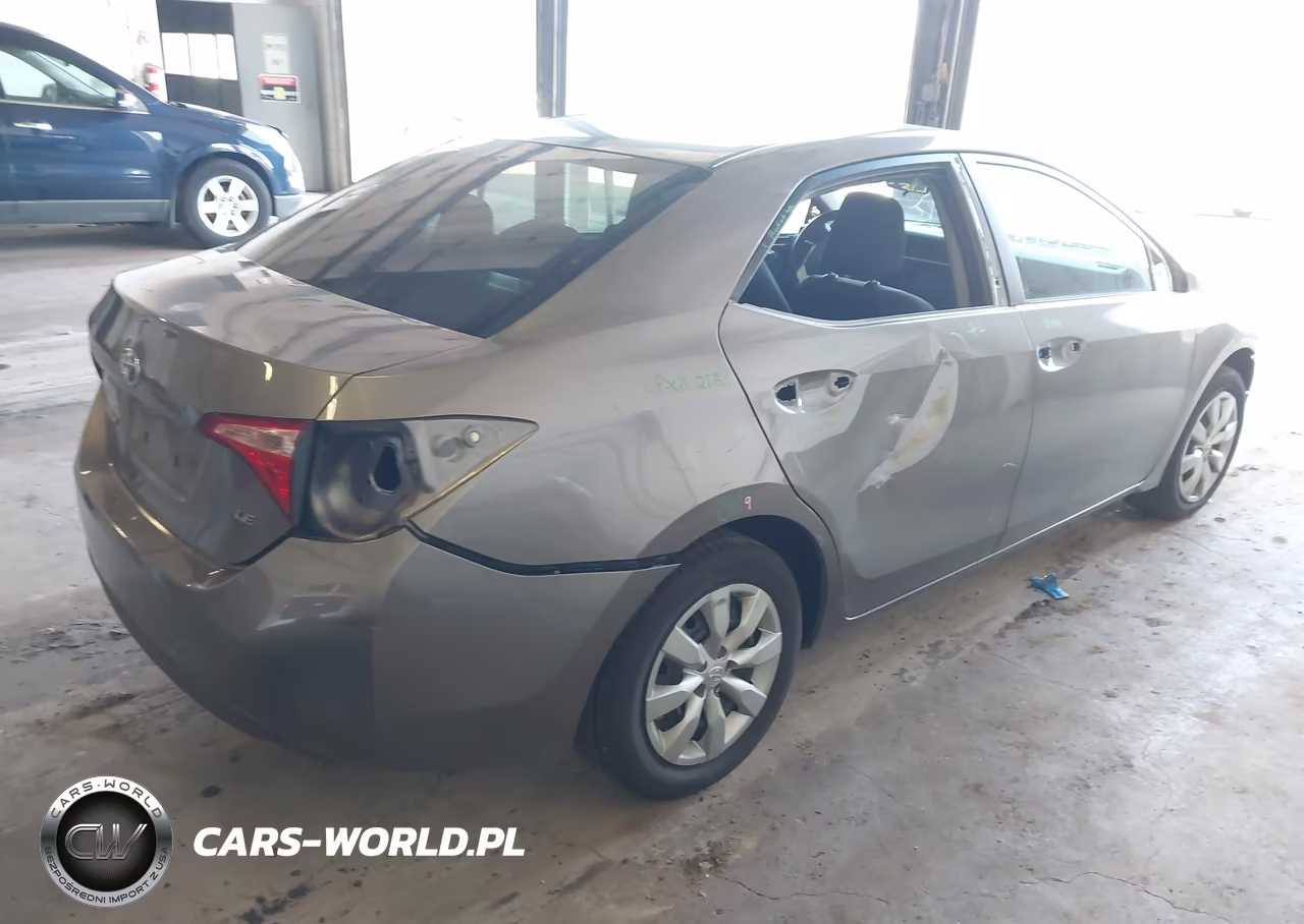 2018 Toyota Corolla Le VIN:5YFBURHE8JP820478 - 4