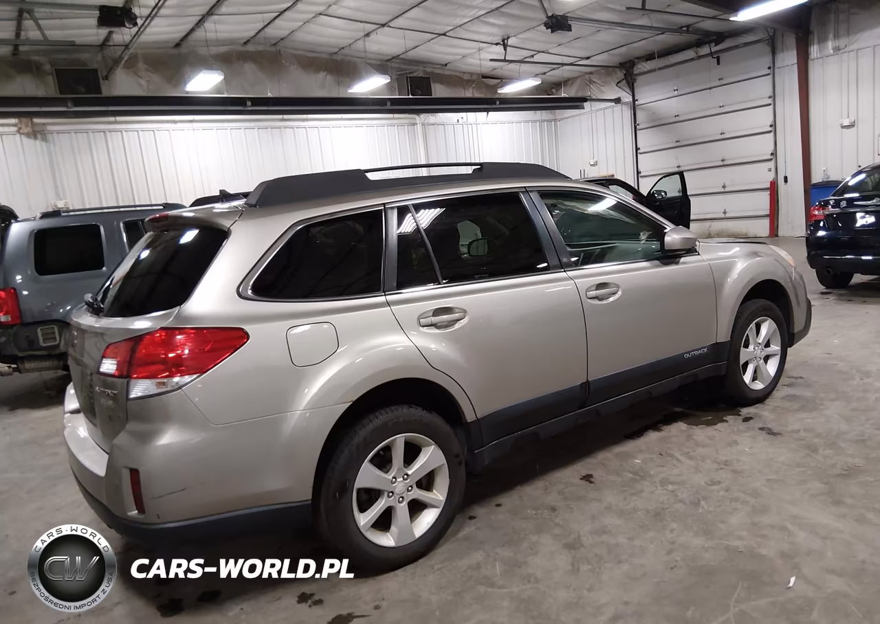 2014 Subaru Outback 2.5I Premium VIN:4S4BRBCC1E3258450 - 4