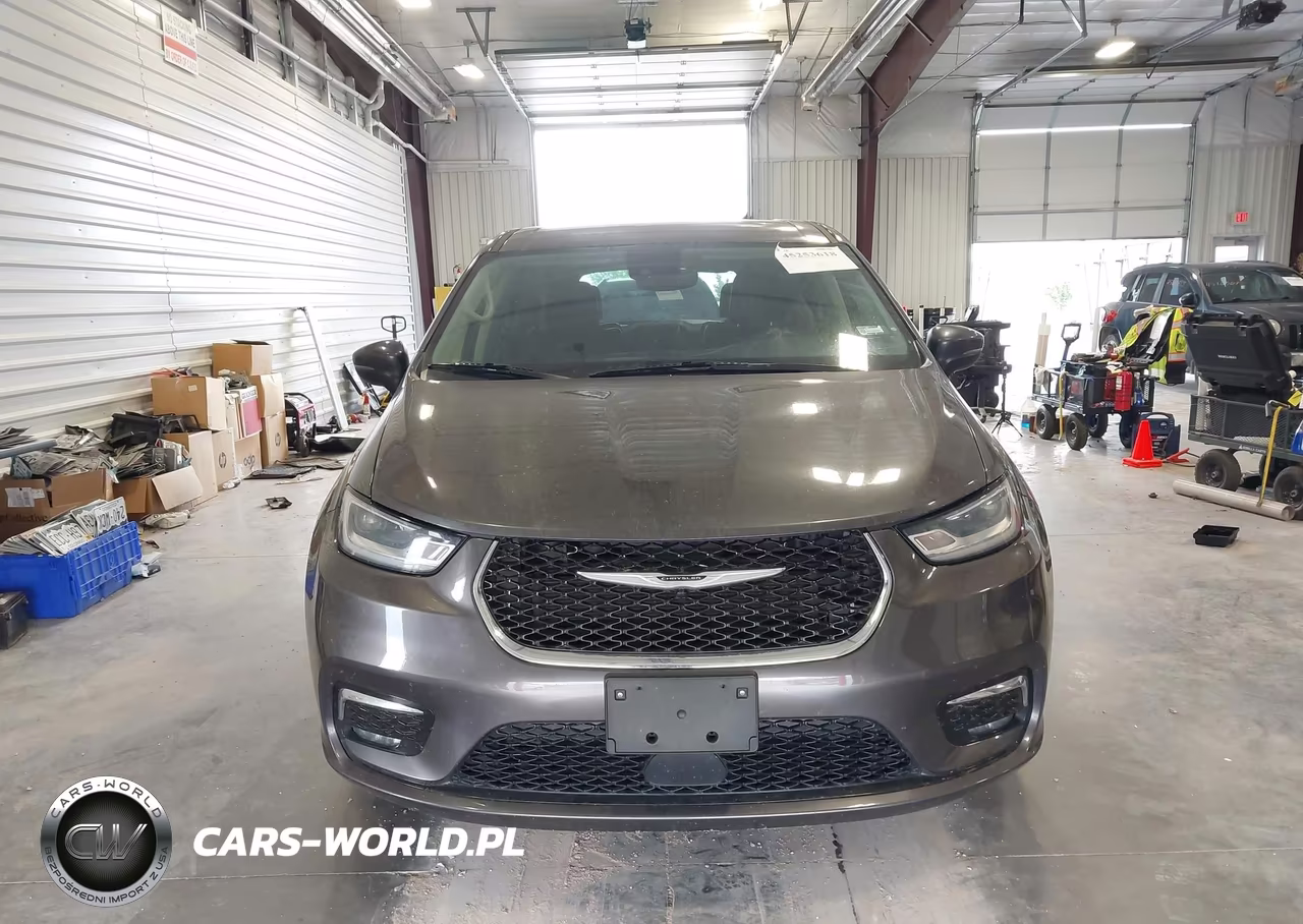 2023 Chrysler Pacifica Touring L VIN:2C4RC1BG8PR560847 - 12