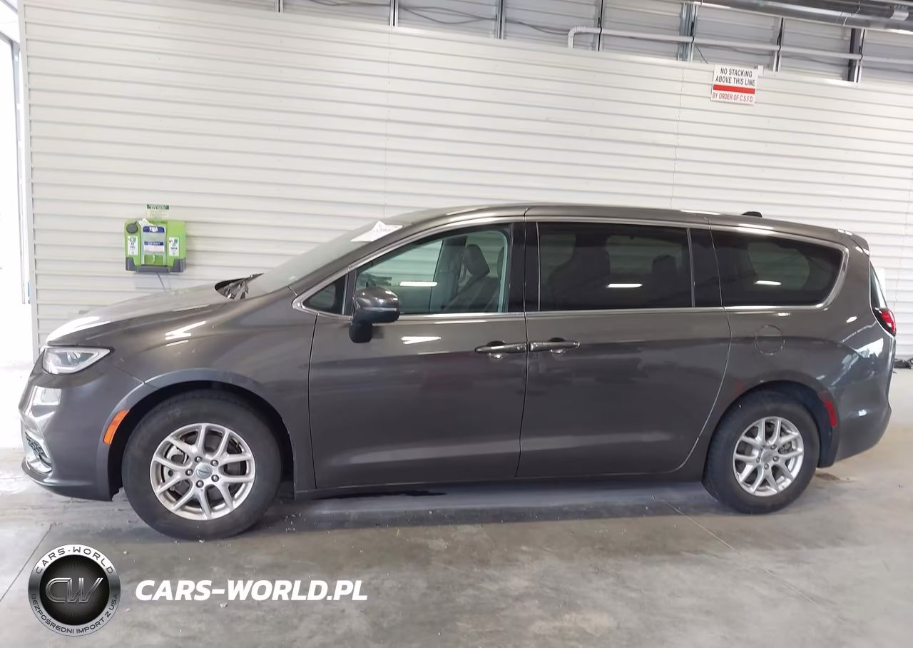 2023 Chrysler Pacifica Touring L VIN:2C4RC1BG8PR560847 - 14