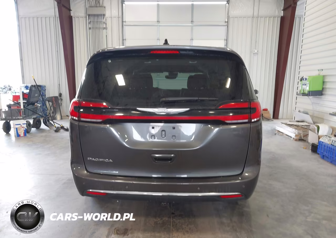 2023 Chrysler Pacifica Touring L VIN:2C4RC1BG8PR560847 - 16