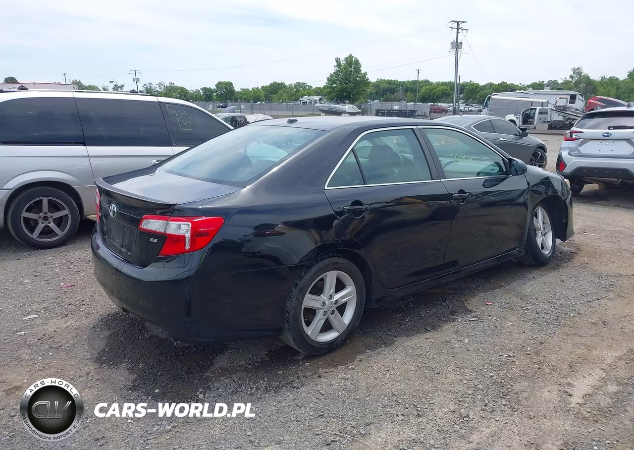 2014 Toyota Camry Se VIN:4T1BF1FK3EU334444 - 4