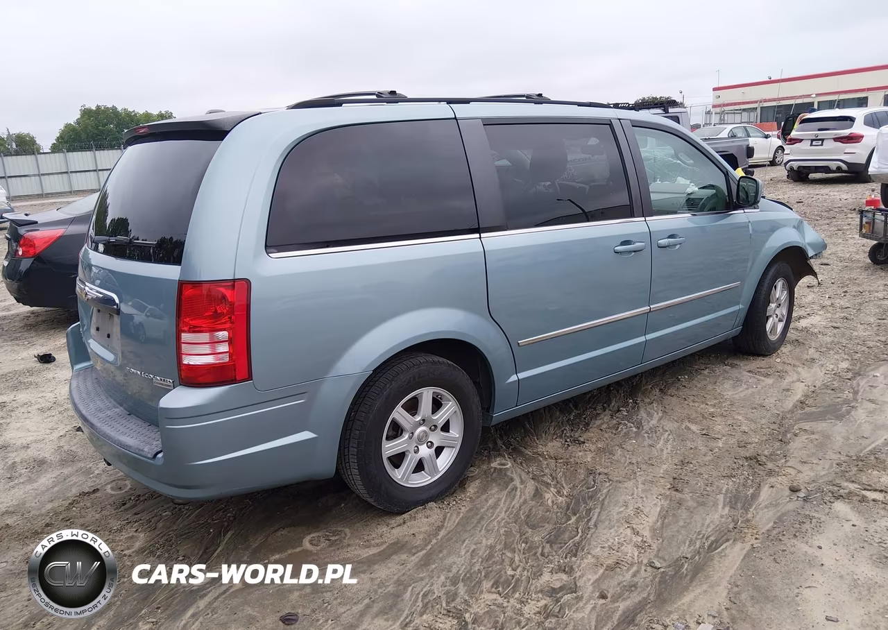 2010 Chrysler Town & Country Touring VIN:2A4RR5D10AR243094 - 4