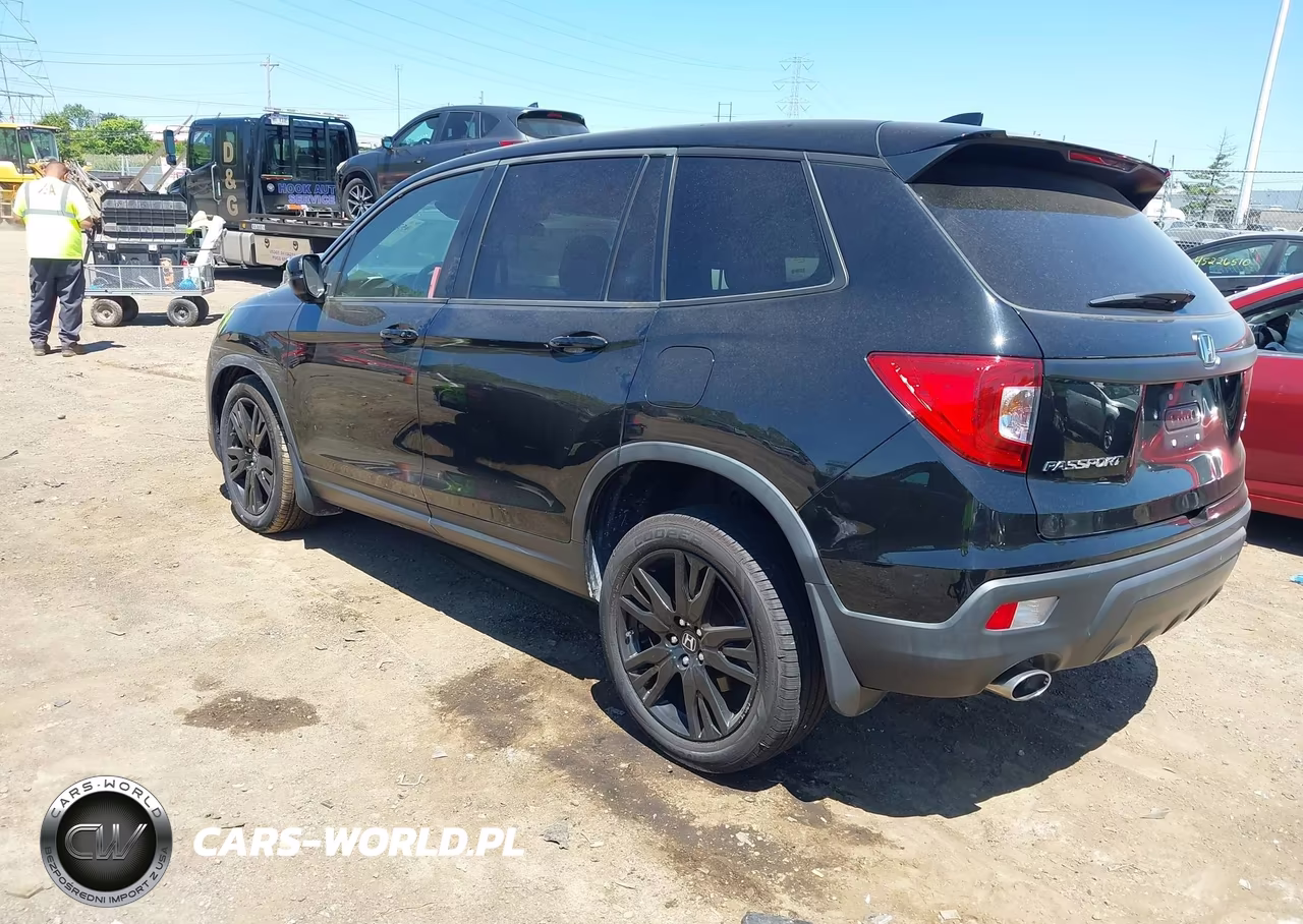 2019 Honda Passport Sport VIN:5FNYF8H26KB022501 - 3
