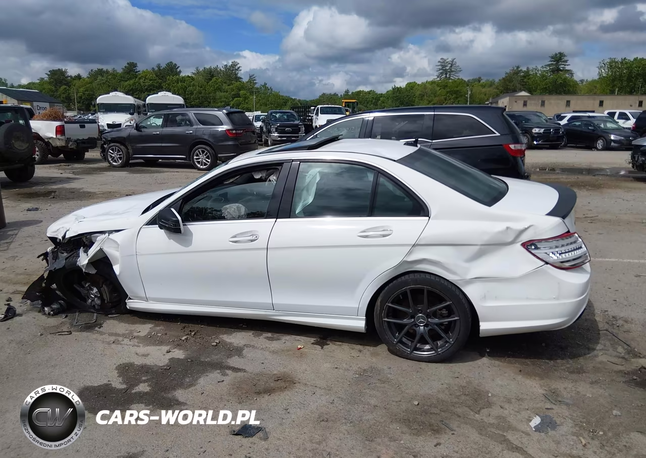 2013 Mercedes-Benz C 300 Sport 4Matic VIN:WDDGF8AB2DR289336 - 13