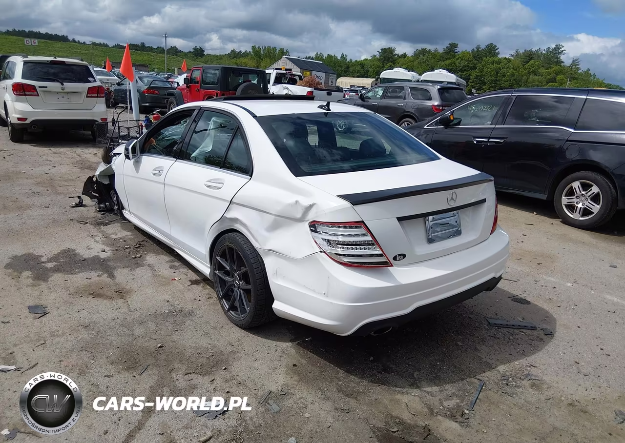 2013 Mercedes-Benz C 300 Sport 4Matic VIN:WDDGF8AB2DR289336 - 3