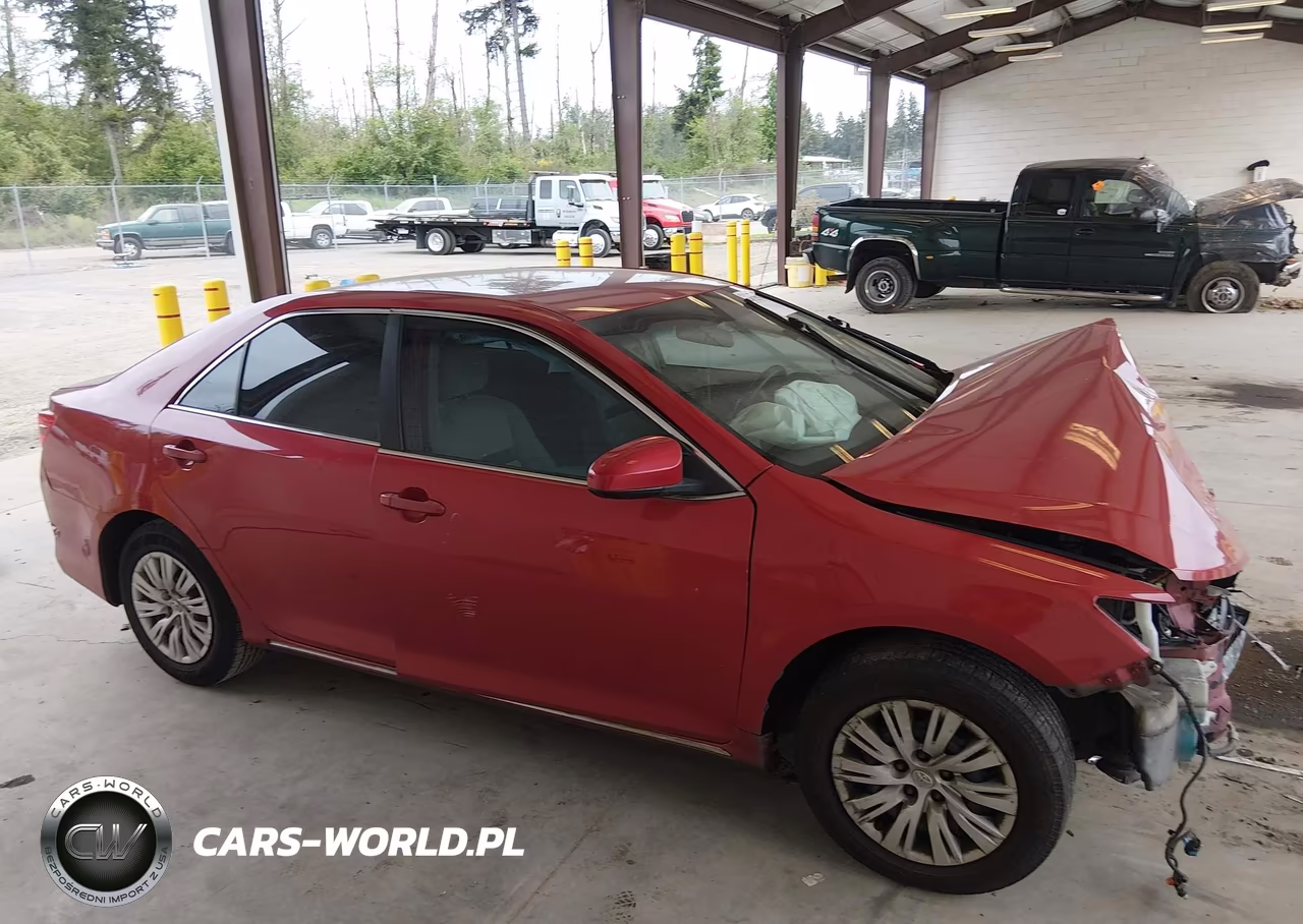 2014 Toyota Camry Le VIN:4T4BF1FK2ER389389 - 14