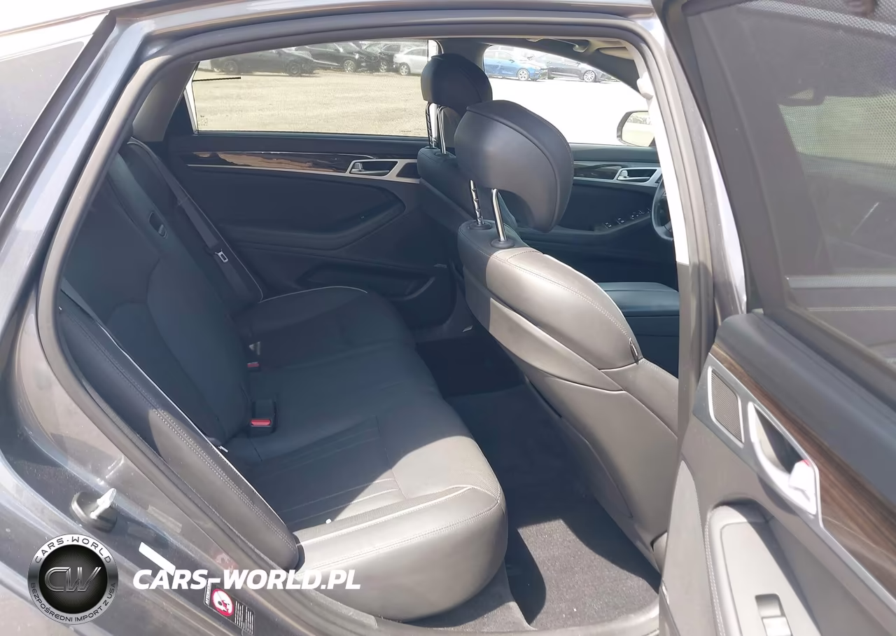 2015 Hyundai Genesis 3.8 VIN:KMHGN4JE8FU054838 - 8