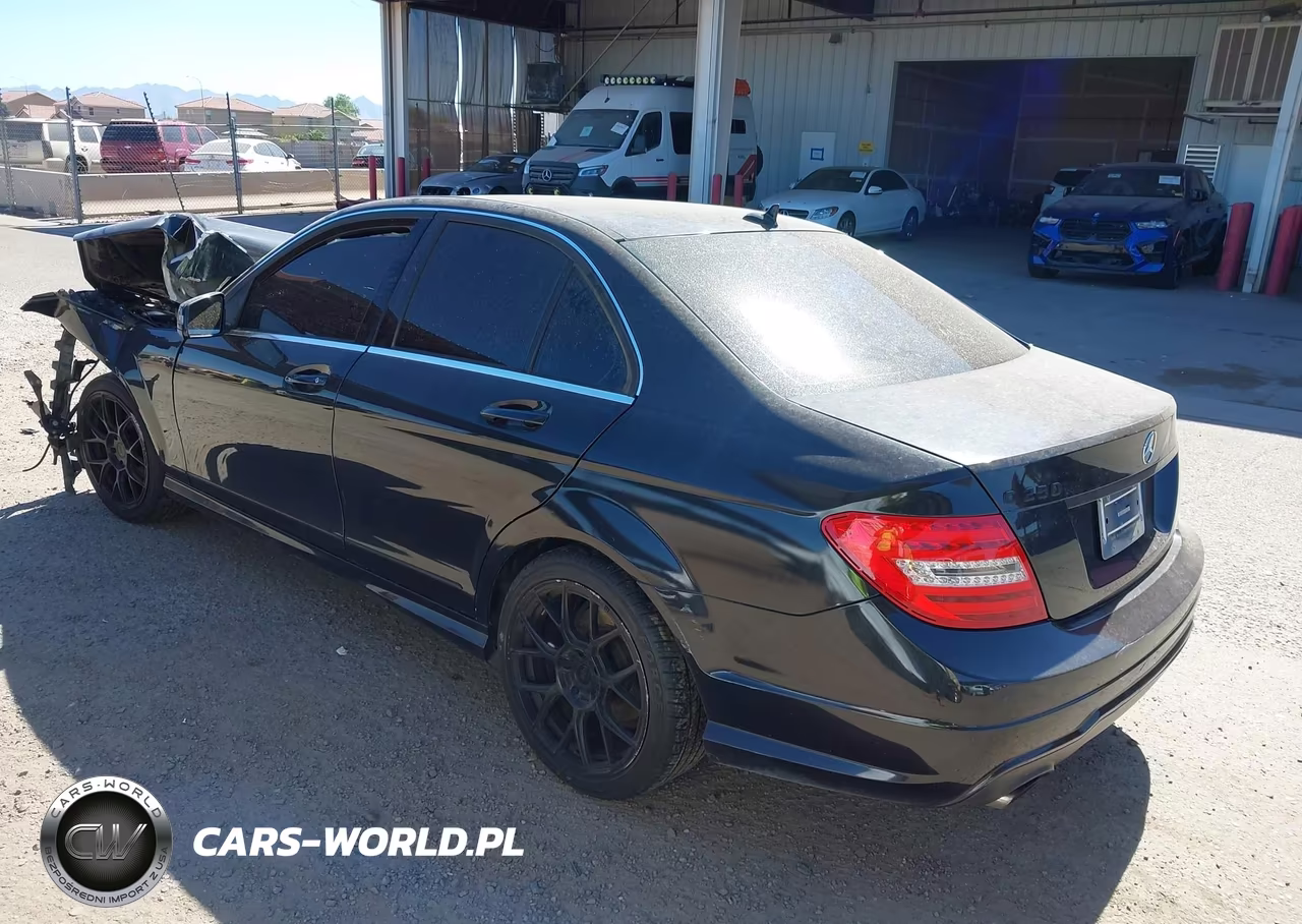 2013 Mercedes-Benz C 250 Sport VIN:WDDGF4HBXDG088763 - 3
