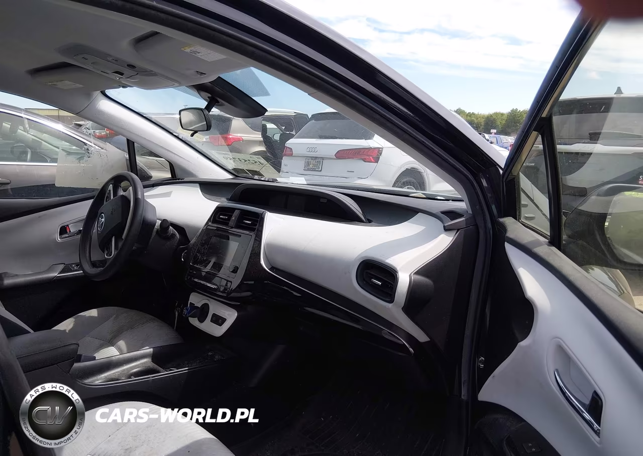 2018 Toyota Prius One VIN:JTDKBRFU1J3583373 - 5