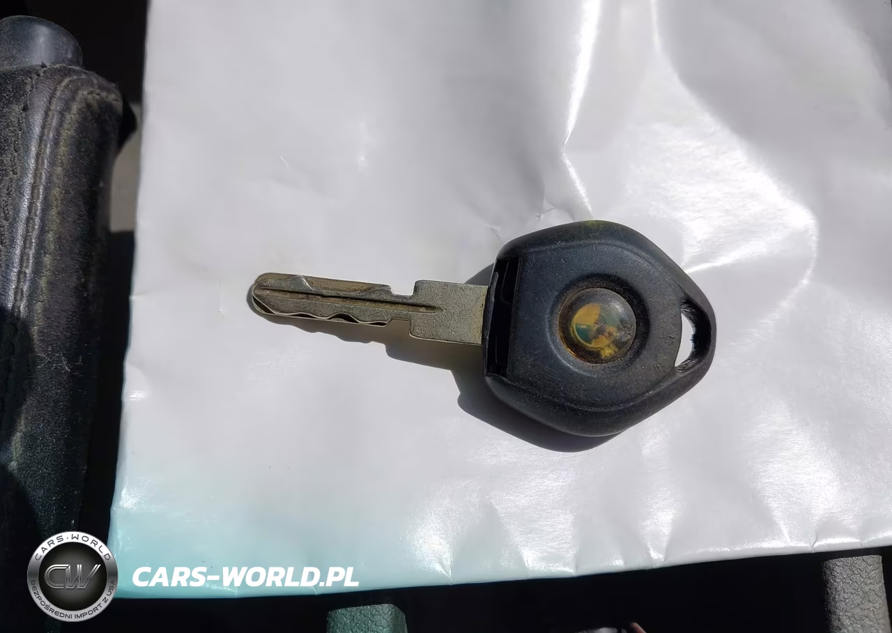 1998 BMW 323Ic VIN:WBABJ7324WEA15303 - 11
