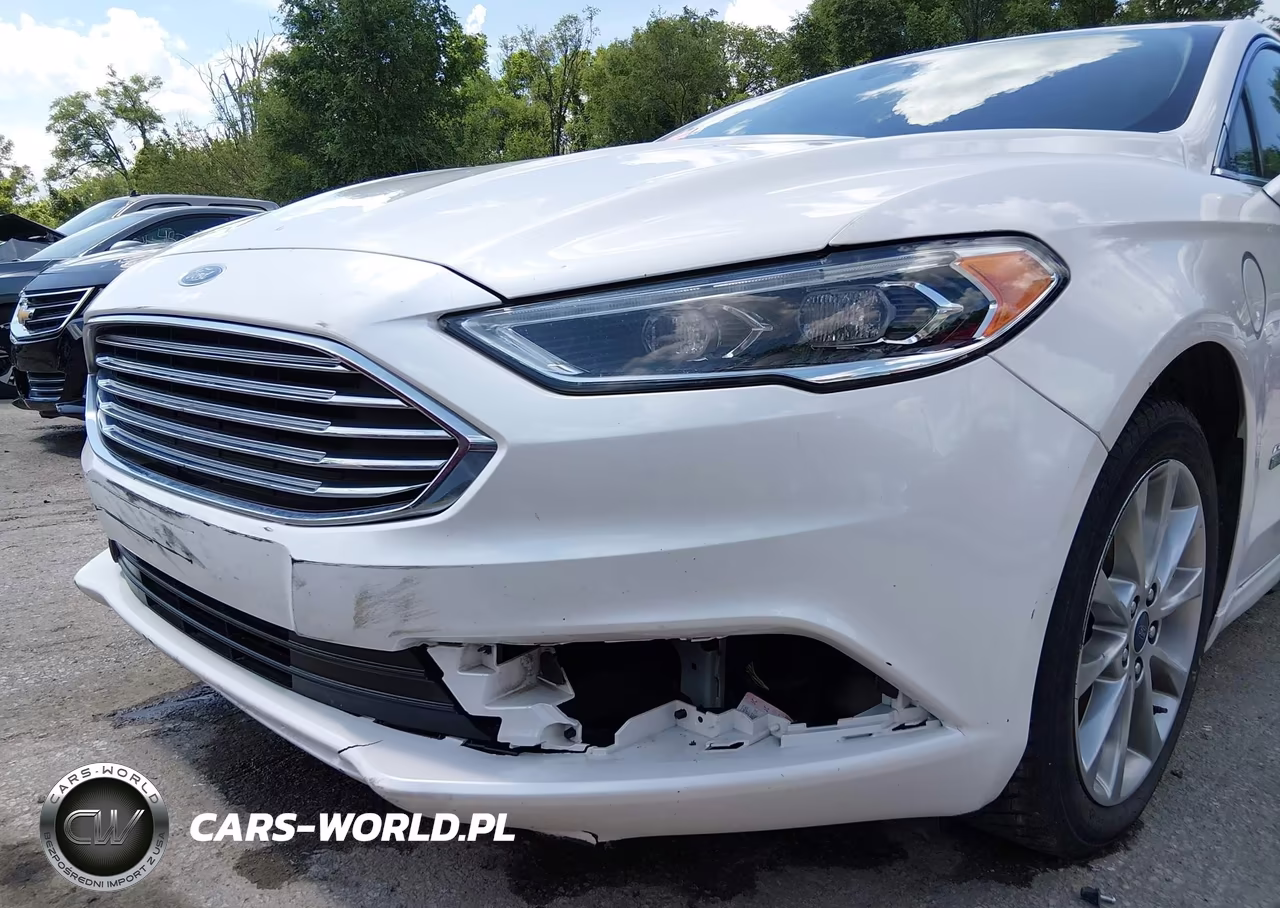 2017 Ford Fusion Energi Titanium VIN:3FA6P0SU7HR306829 - 17