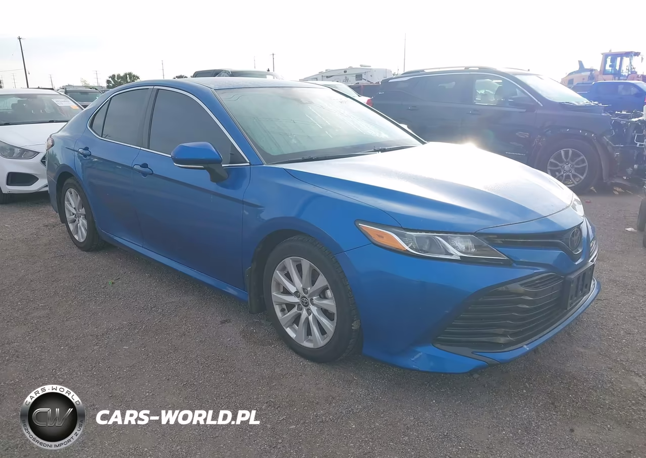 2020 Toyota Camry Le – zdjęcie 1 z 11
