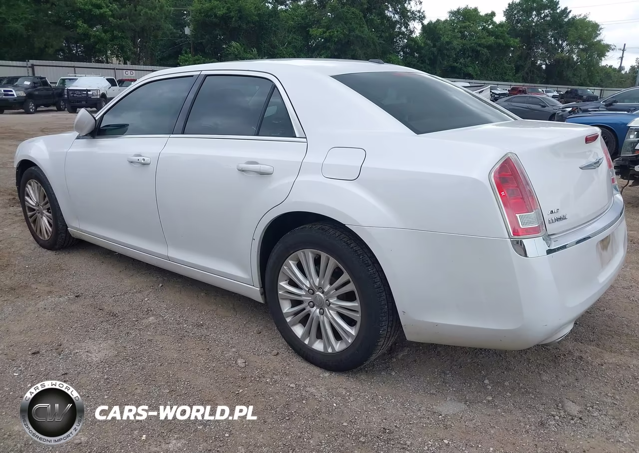 2014 Chrysler 300 VIN:2C3CCARG6EH179467 - 3