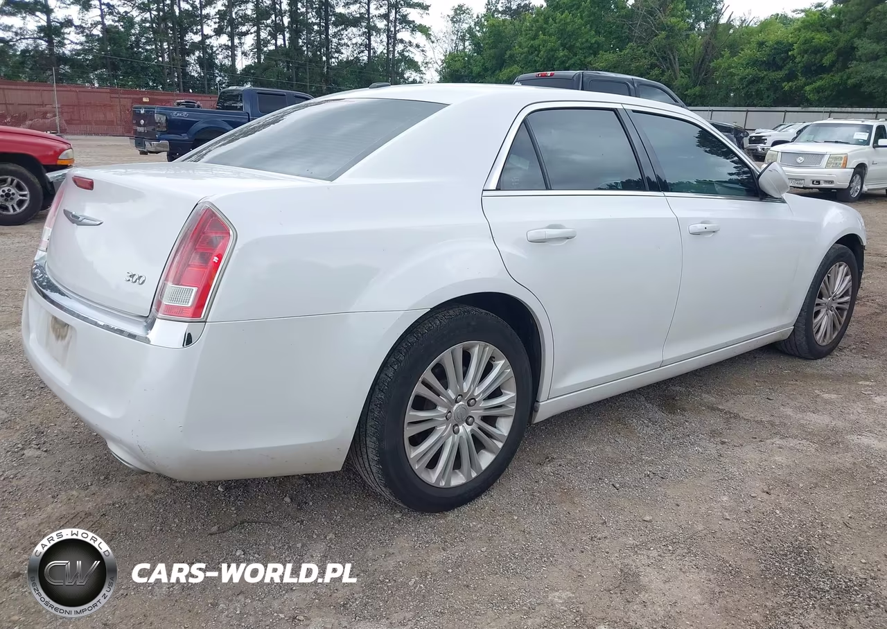 2014 Chrysler 300 VIN:2C3CCARG6EH179467 - 4