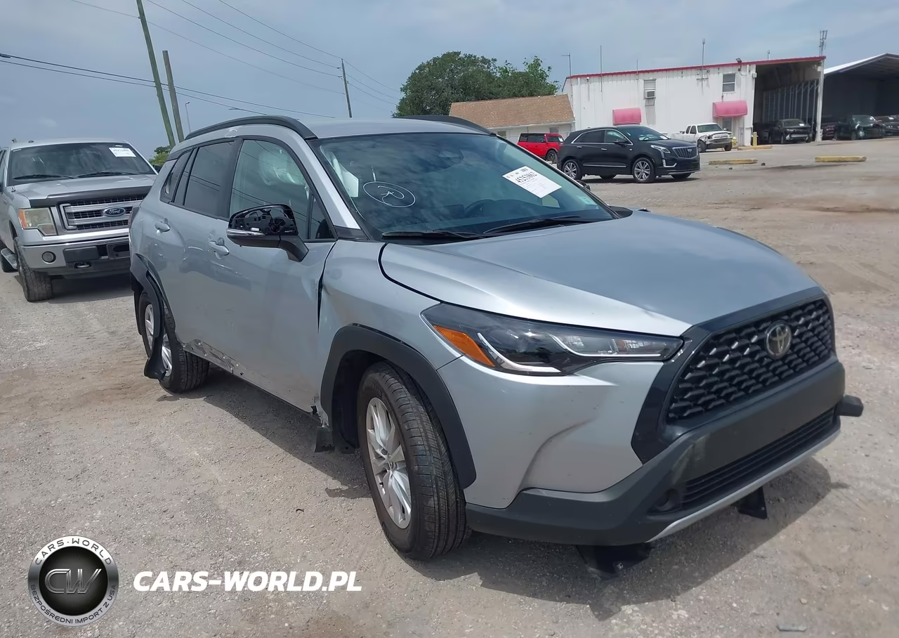 2025 Toyota Corolla Cross Le – zdjęcie 1 z 17