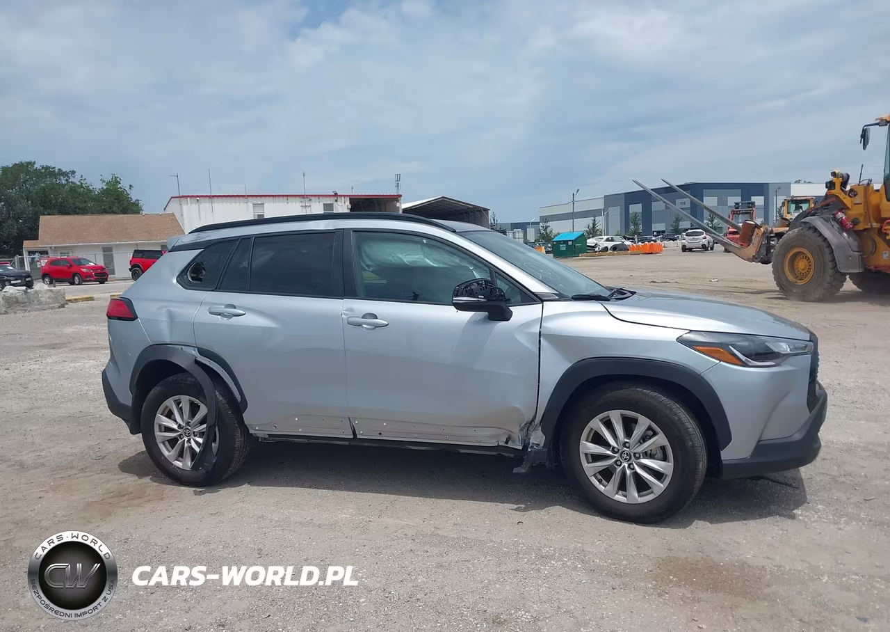 2025 Toyota Corolla Cross Le VIN:7MUCAAAG2SV147471 - 14