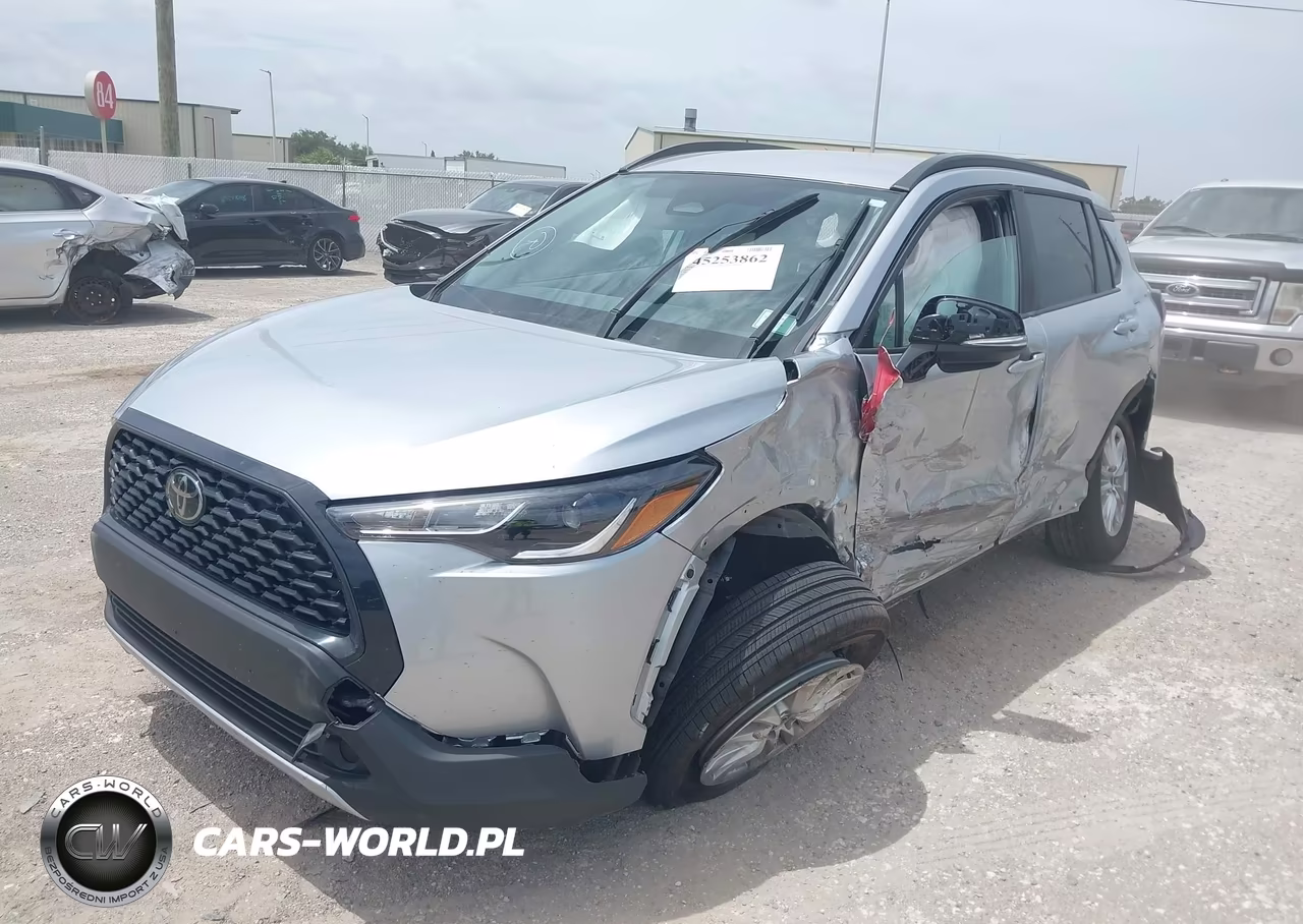 2025 Toyota Corolla Cross Le VIN:7MUCAAAG2SV147471 - 2