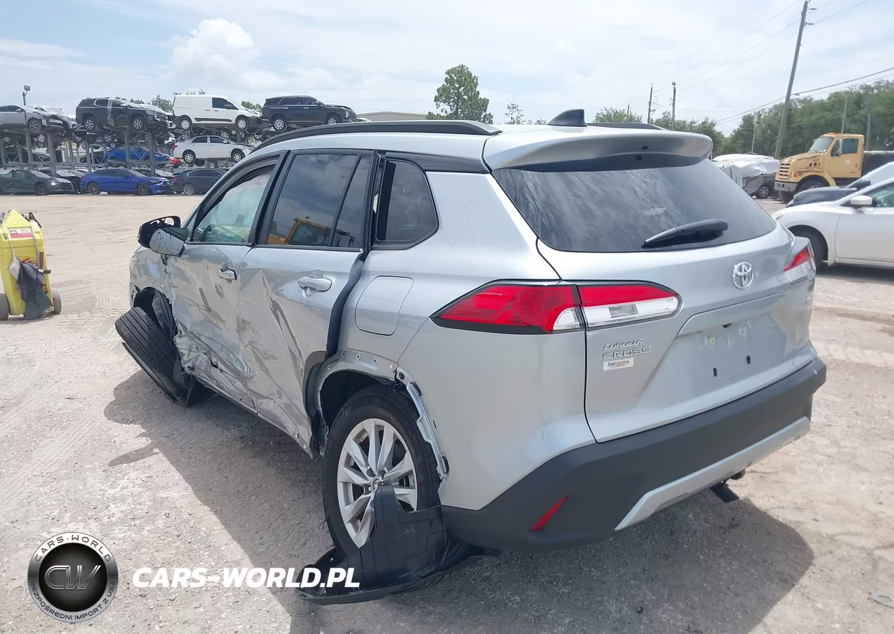 2025 Toyota Corolla Cross Le VIN:7MUCAAAG2SV147471 - 3