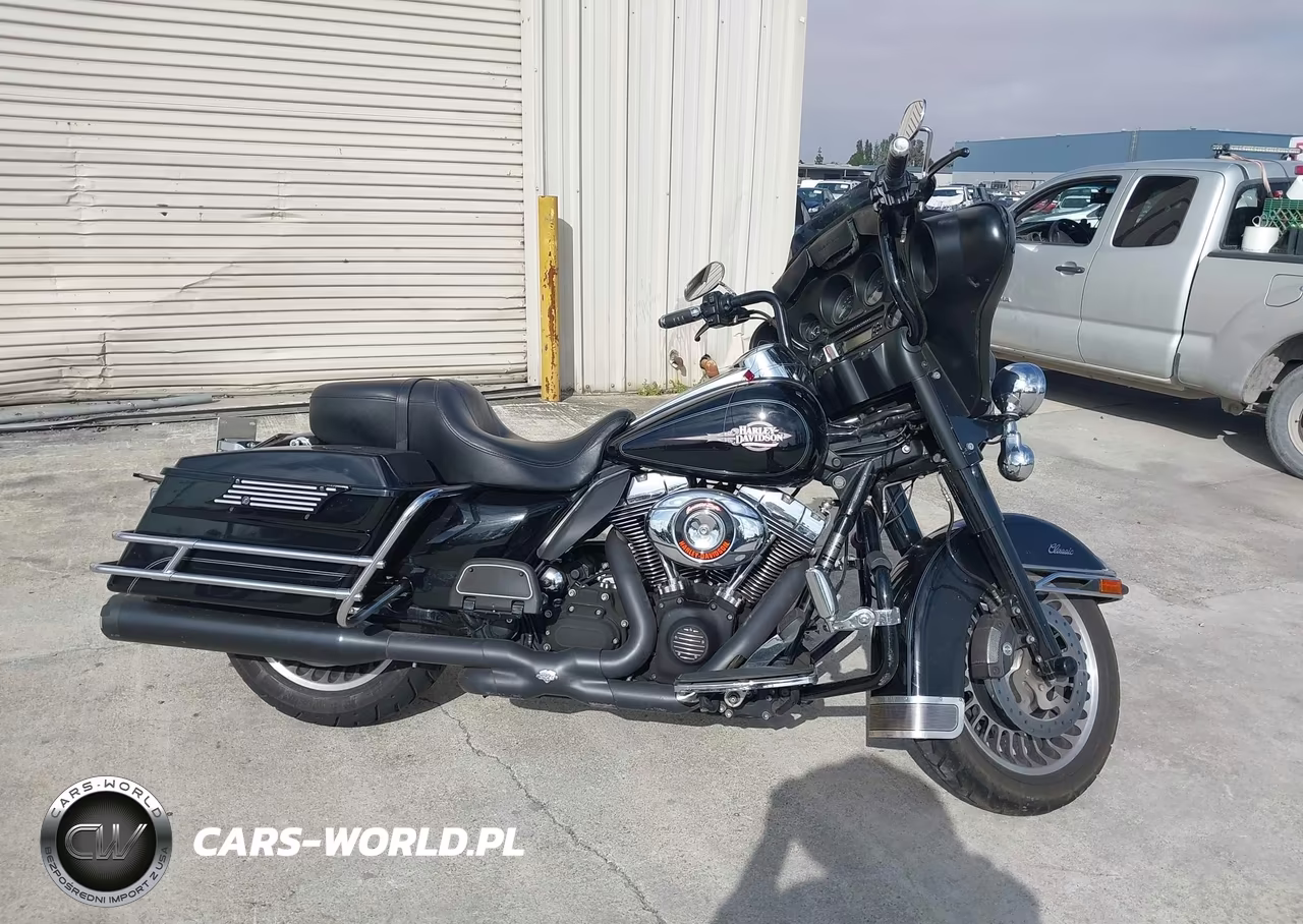 2011 Harley-Davidson Flhtc VIN:1HD1FF415BB611821 - 13