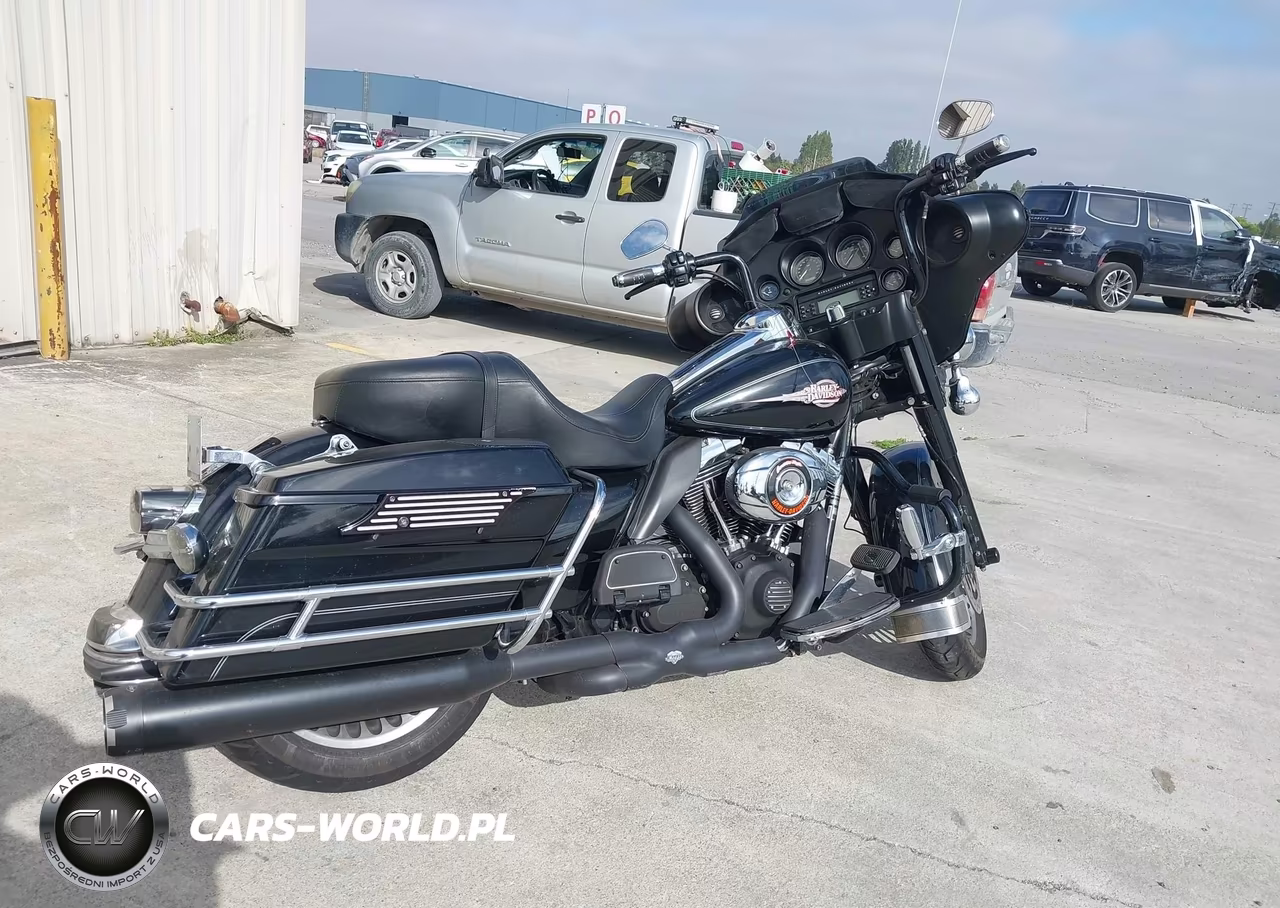 2011 Harley-Davidson Flhtc VIN:1HD1FF415BB611821 - 4