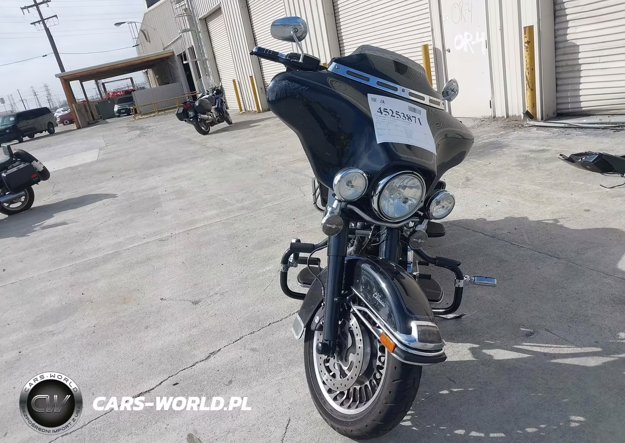 2011 Harley-Davidson Flhtc VIN:1HD1FF415BB611821 - 5
