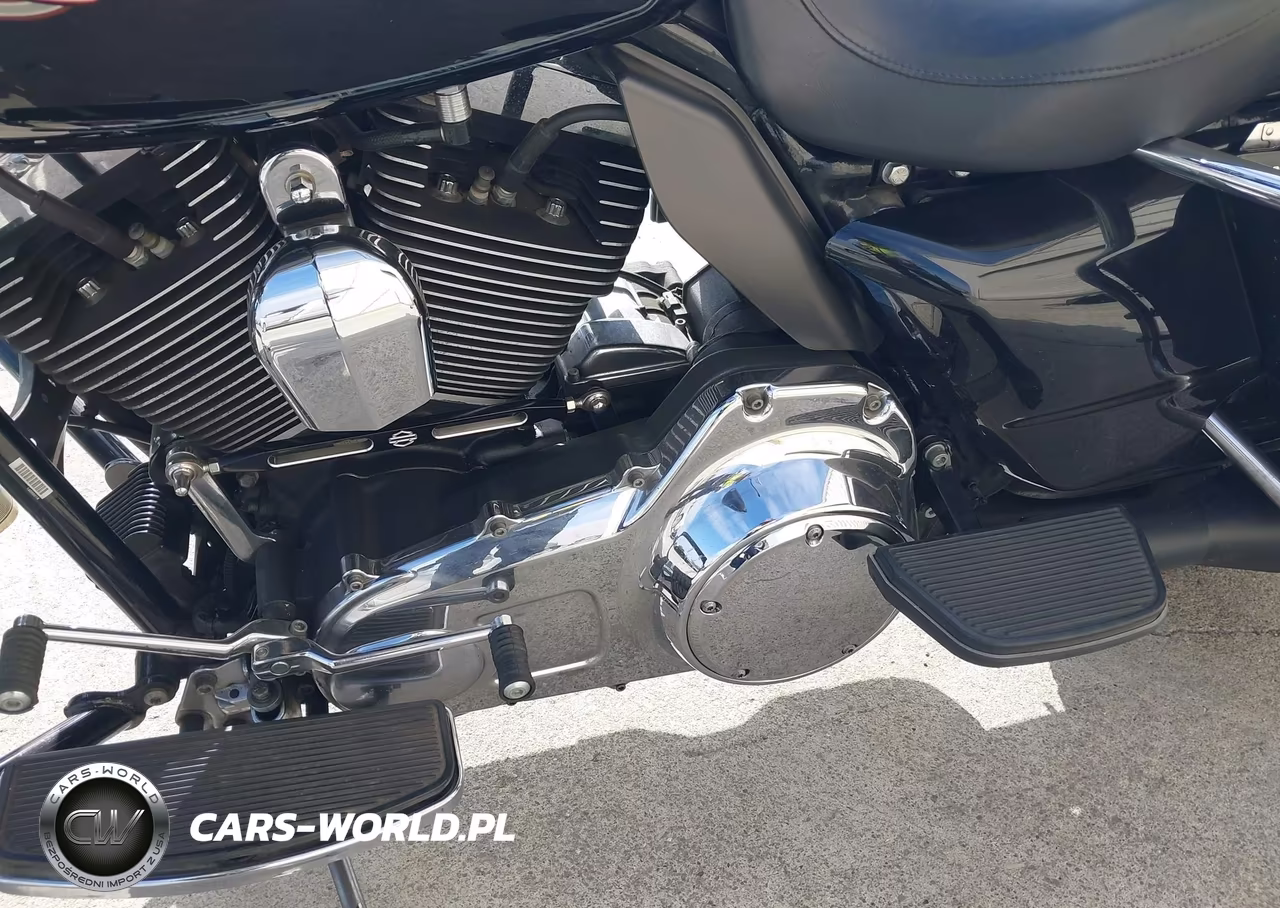 2011 Harley-Davidson Flhtc VIN:1HD1FF415BB611821 - 9