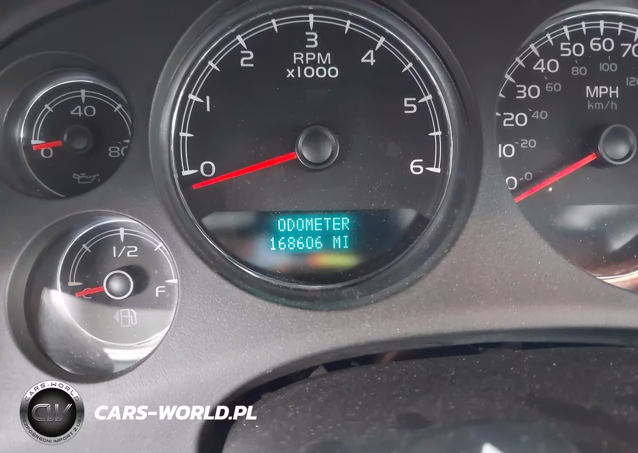 2010 Chevrolet Suburban 1500 Ls VIN:1GNUCHE09AR139452 - 15