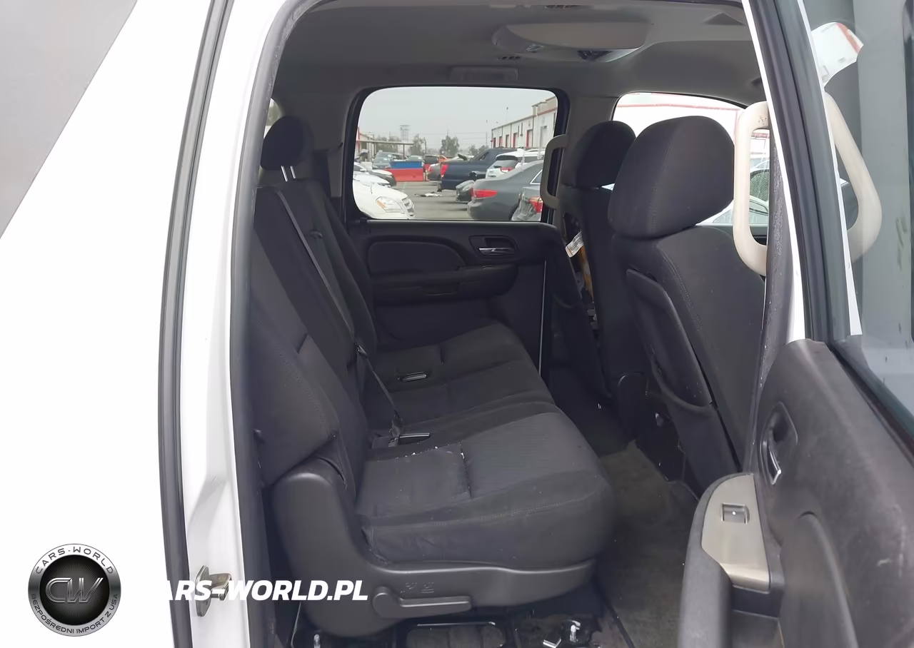 2010 Chevrolet Suburban 1500 Ls VIN:1GNUCHE09AR139452 - 8
