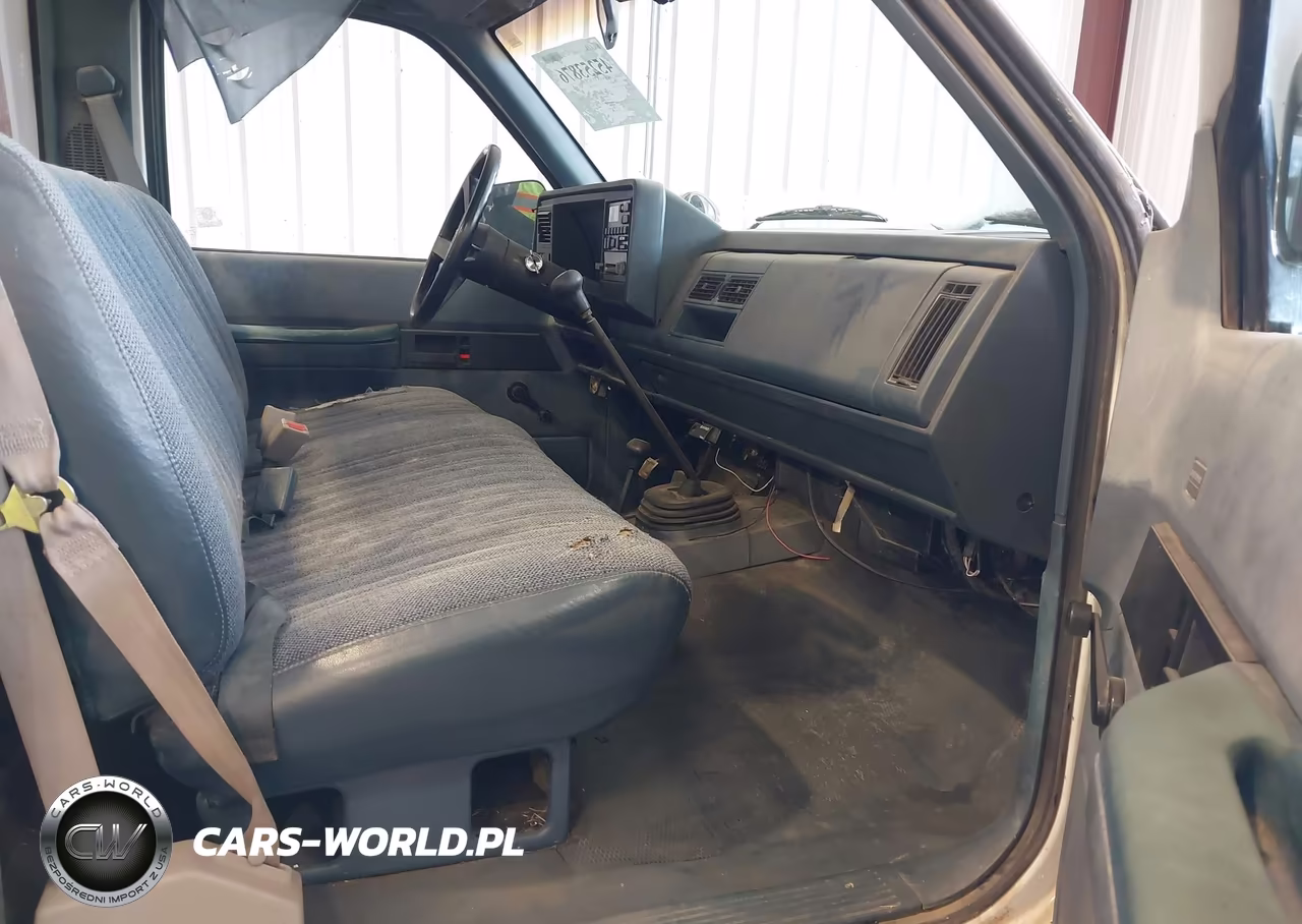 1989 Chevrolet Gmt-400 K2500 VIN:1GCGK24K3KE210694 - 5