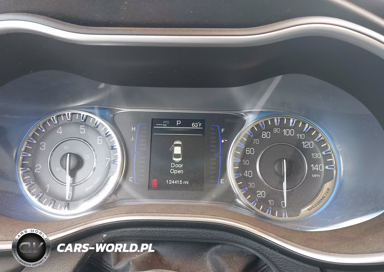 2015 Chrysler 200 Limited VIN:1C3CCCAB2FN711236 - 7