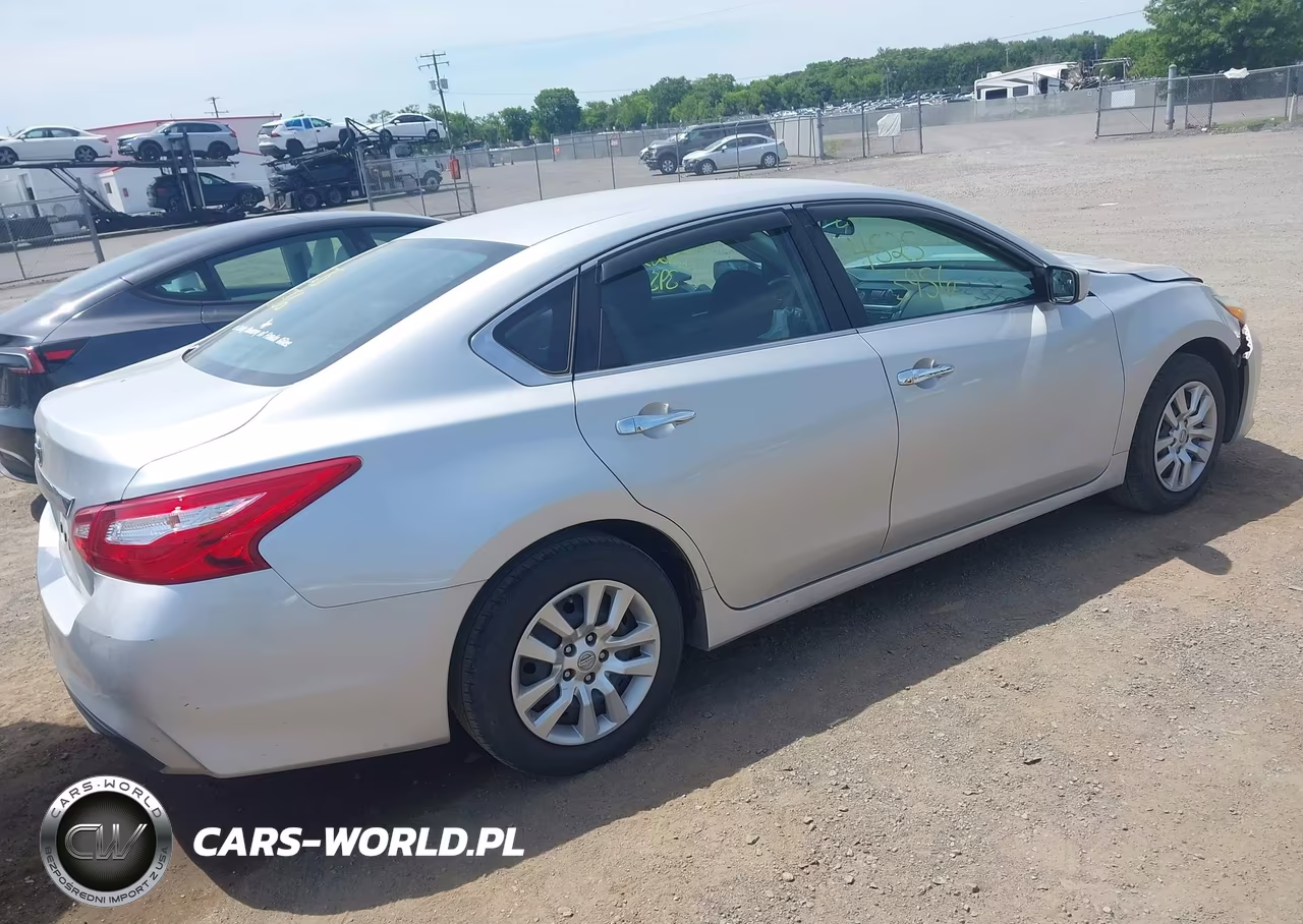 2016 Nissan Altima 2.5 S VIN:1N4AL3AP4GC139961 - 4