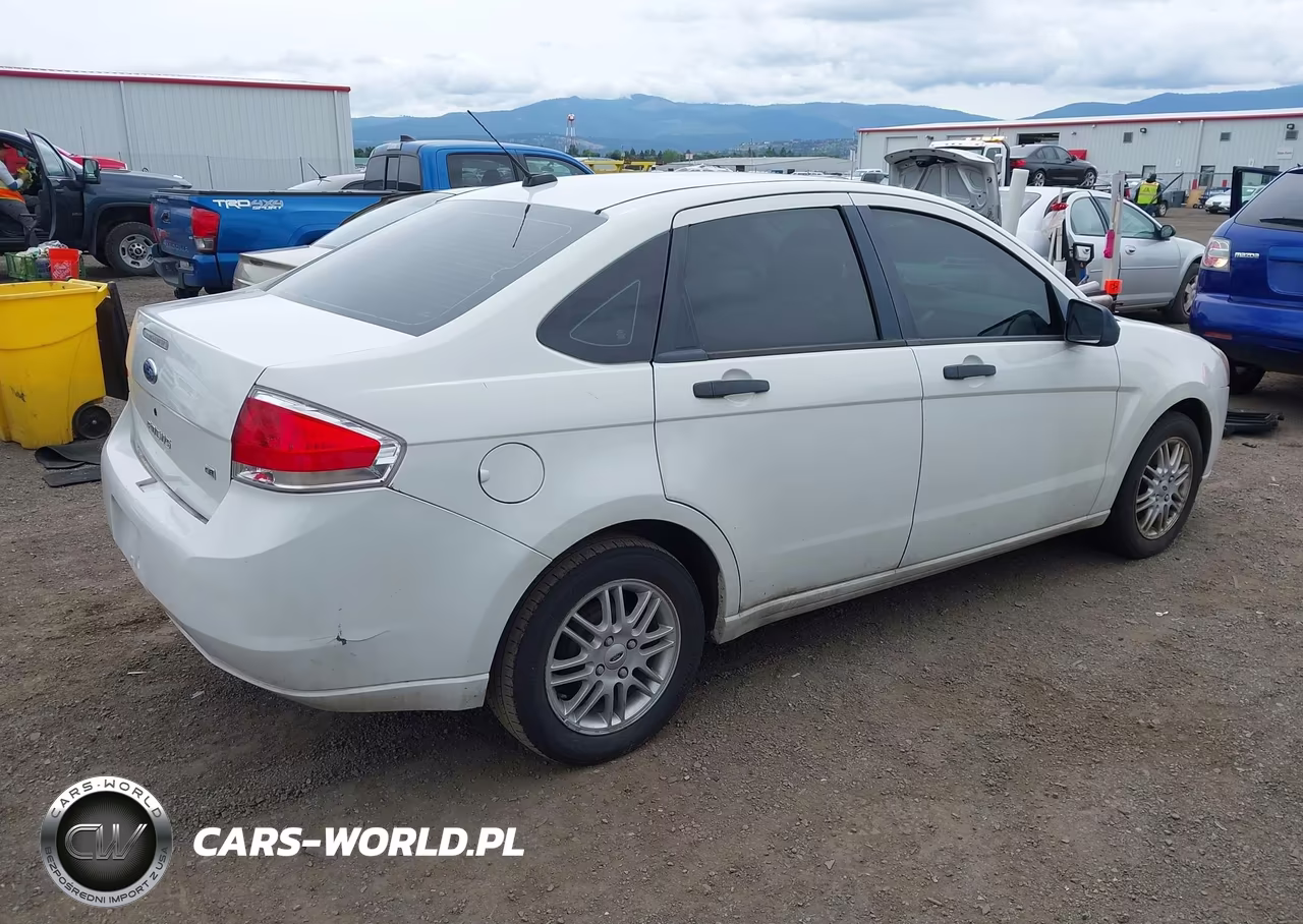 2009 Ford Focus Se VIN:1FAHP35N49W140427 - 4
