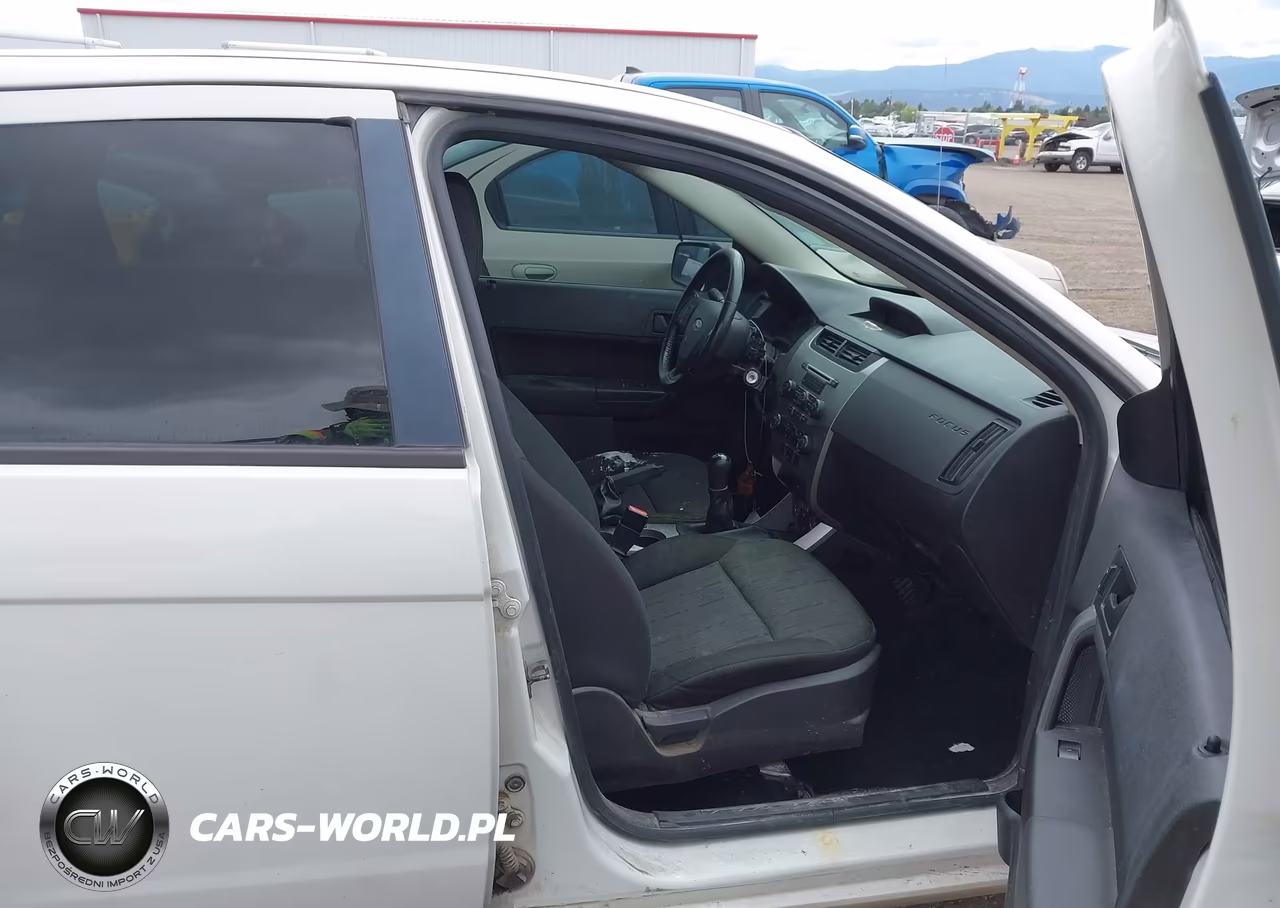 2009 Ford Focus Se VIN:1FAHP35N49W140427 - 5