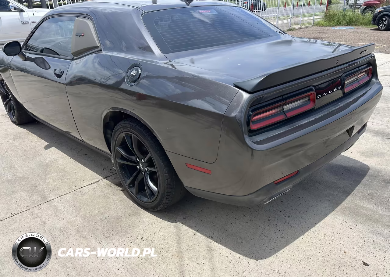 2018 Dodge Challenger Sxt Plus VIN:2C3CDZAG3JH199824 - 3