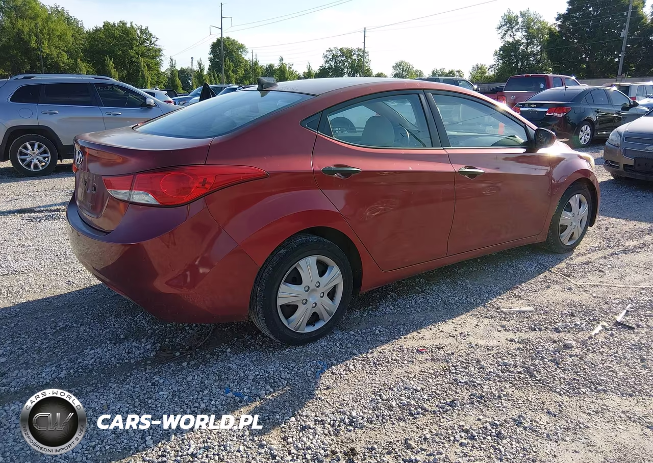 2013 Hyundai Elantra Gls VIN:5NPDH4AE0DH211218 - 4