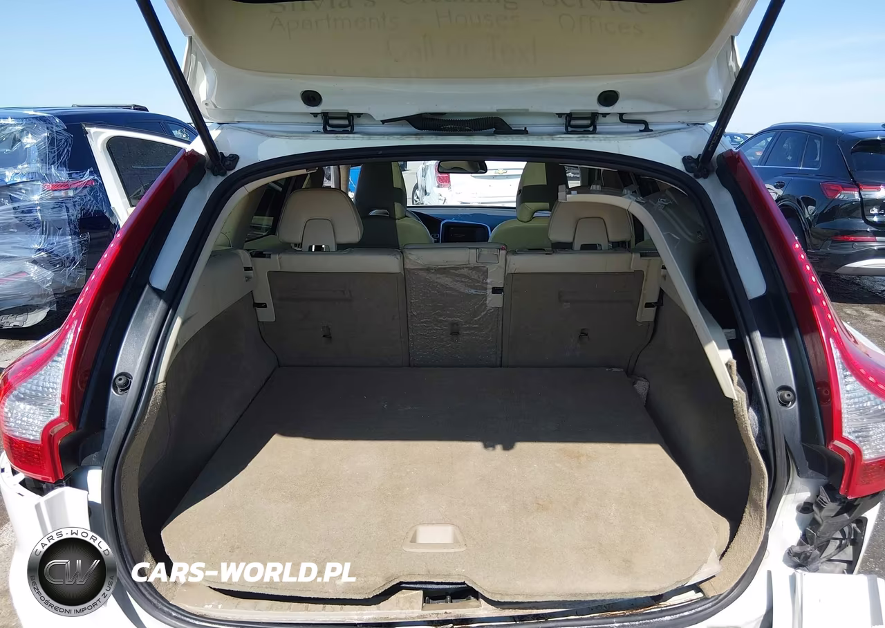 2012 Volvo Xc60 3.2-3.2 Platinum-3.2 Premier-3.2L Premier Plus VIN:YV4952DL4C2335227 - 17
