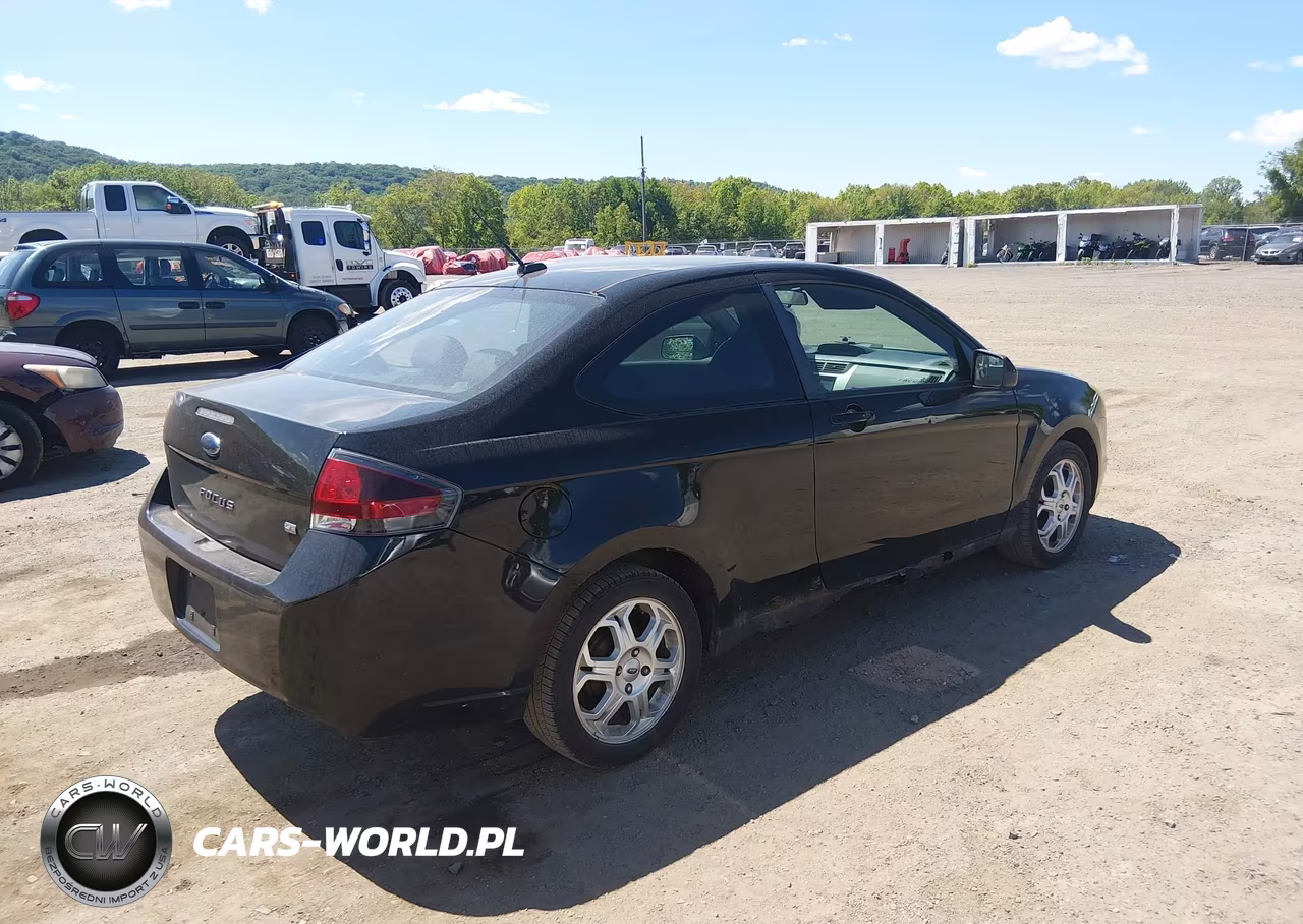 2010 Ford Focus Se VIN:1FAHP3CN7AW181867 - 4