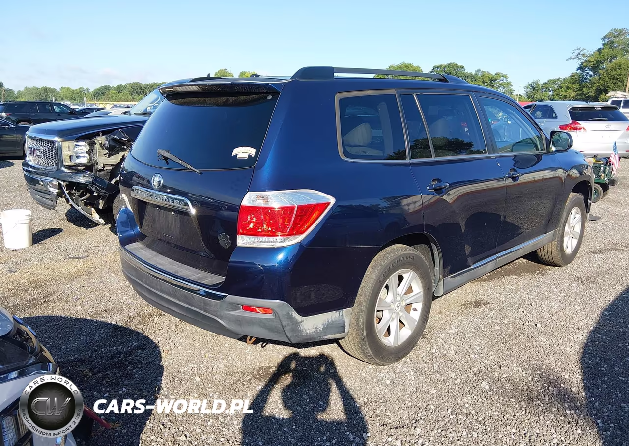 2011 Toyota Highlander Base V6 VIN:5TDZK3EH5BS028765 - 4