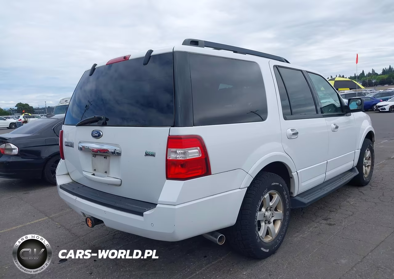 2011 Ford Expedition Xlt VIN:1FMJU1J56BEF55352 - 4