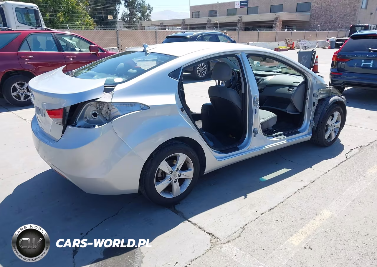 2013 Hyundai Elantra Gls VIN:5NPDH4AEXDH374426 - 4